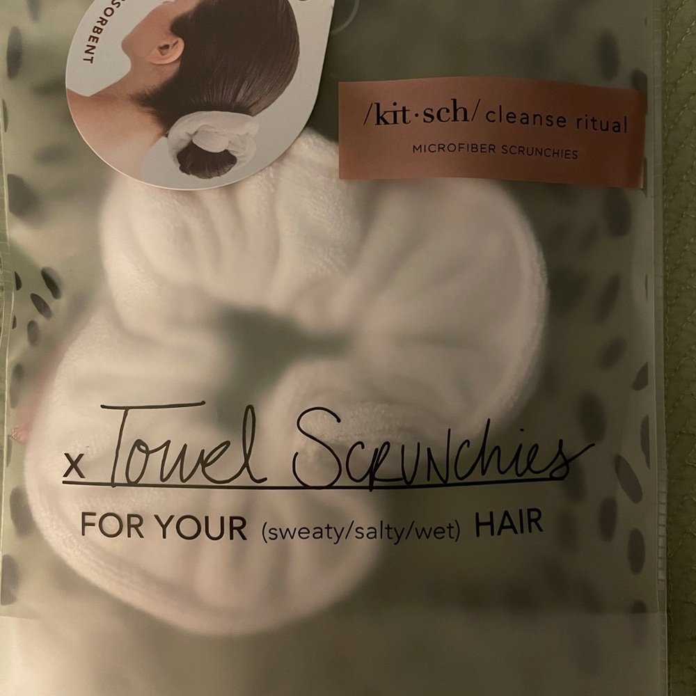 Kitsch Towel Scrunchie